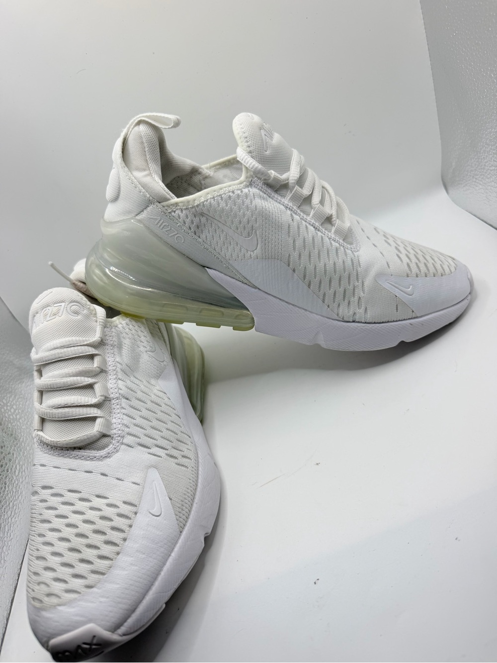 Nike Women's White Air Max 270 Lightweight Athletic Sneakers